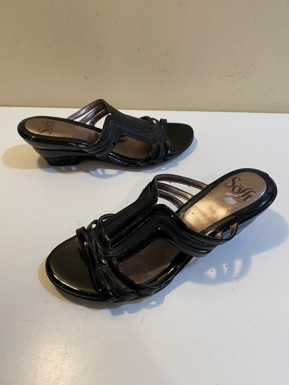 SOFFT Black Patent Strappy Mule WEDGE Sandals Sz 7M - Picture 9 of 12